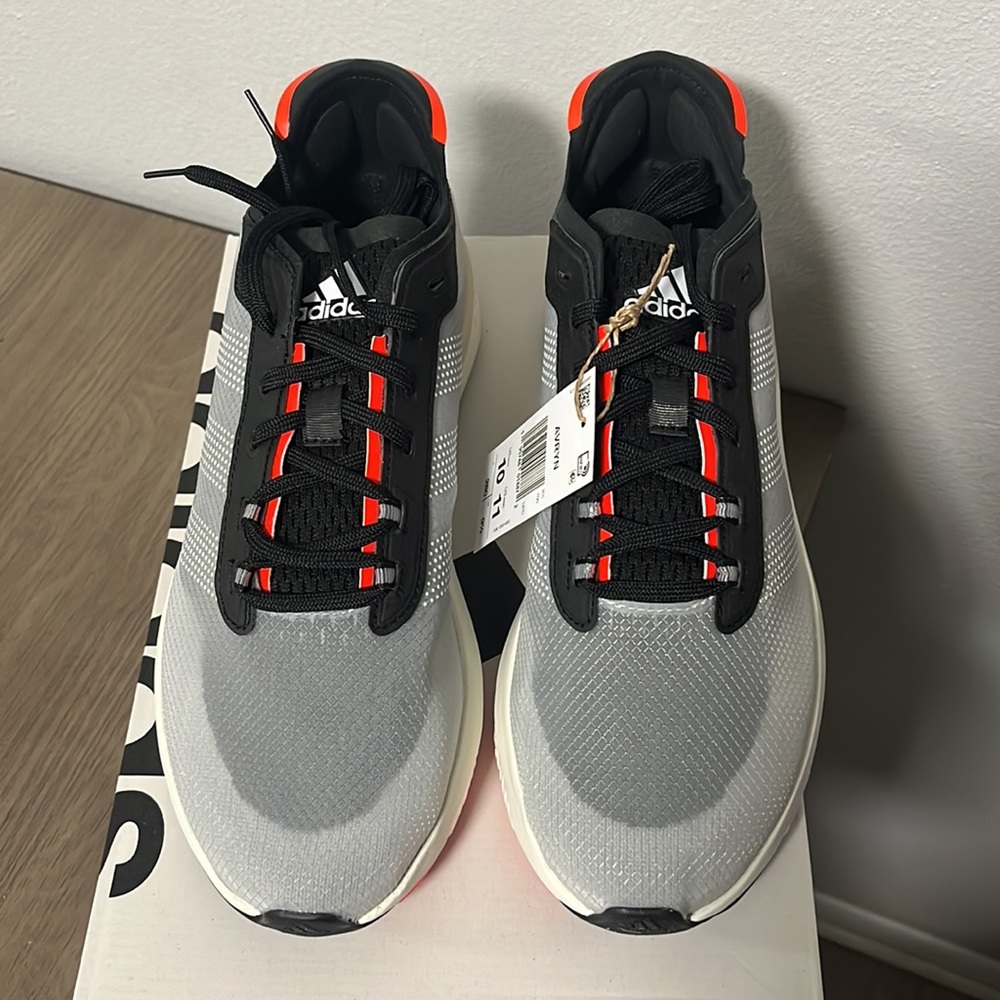 NWT Adidas Men's Avryn Shoes - Black/Grey/Orange - Various Sizes - HP5969 - Picture 4 of 9